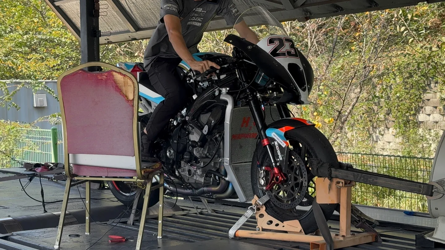 BMW M1000R 다이노 - LOZIC 바이크
